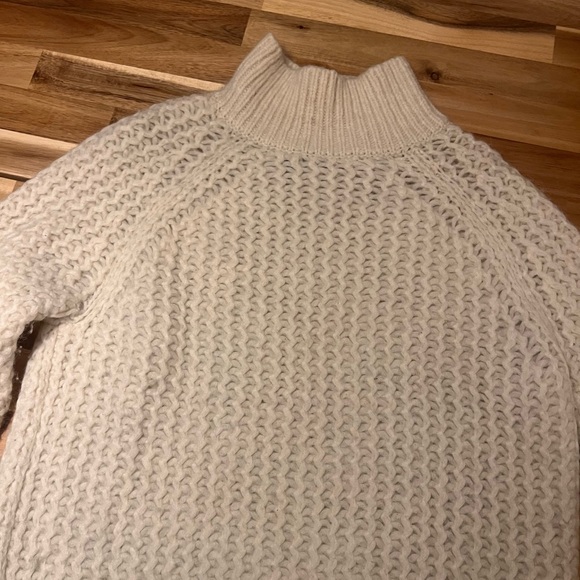 Club Monaco wool sweater size small - Picture 4 of 4